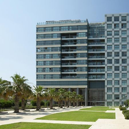 Aparthotel Okeanos On The Beach Herzelia Buitenkant foto