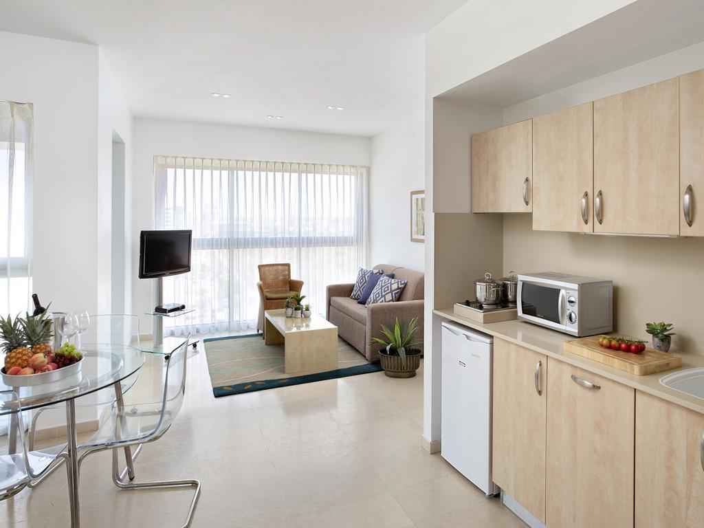 Aparthotel Okeanos On The Beach Herzelia Kamer foto