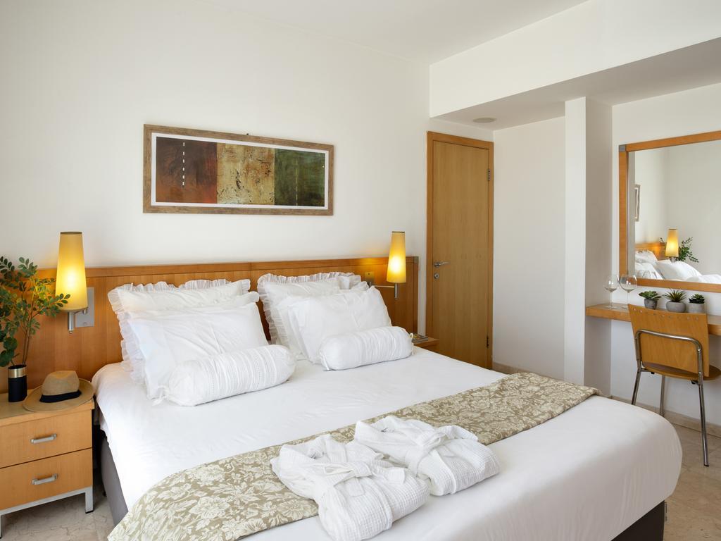 Aparthotel Okeanos On The Beach Herzelia Kamer foto