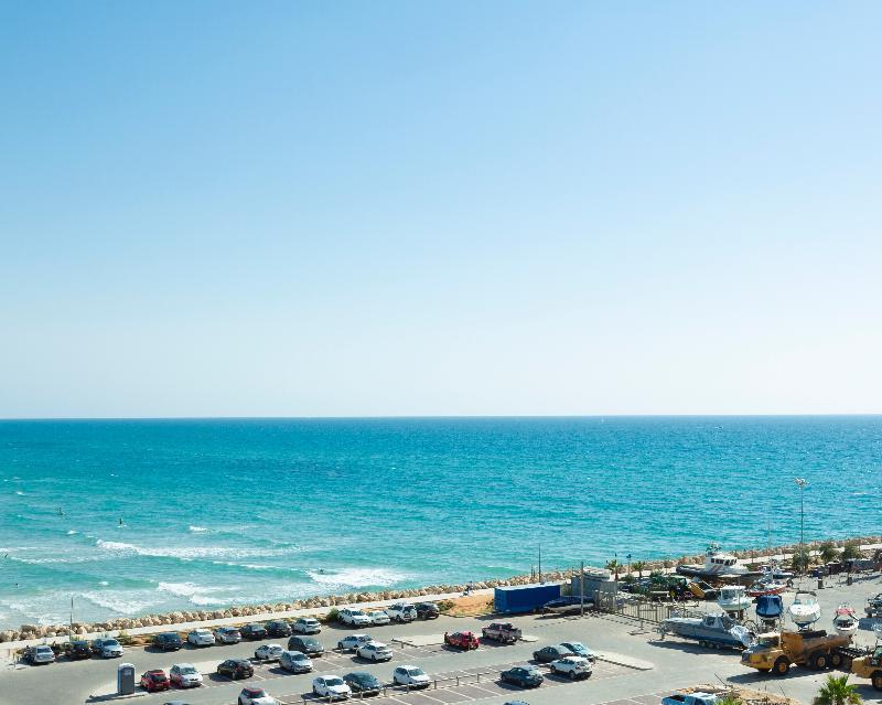 Aparthotel Okeanos On The Beach Herzelia Buitenkant foto