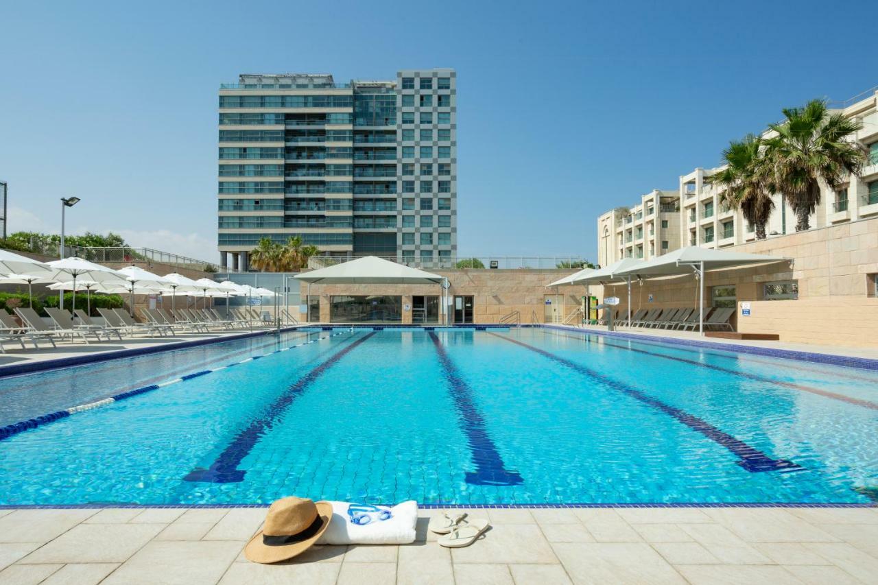 Aparthotel Okeanos On The Beach Herzelia Buitenkant foto
