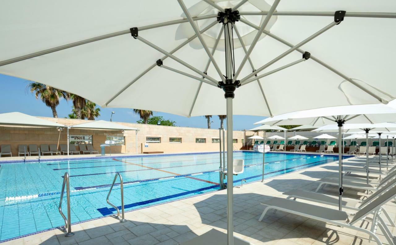 Aparthotel Okeanos On The Beach Herzelia Buitenkant foto
