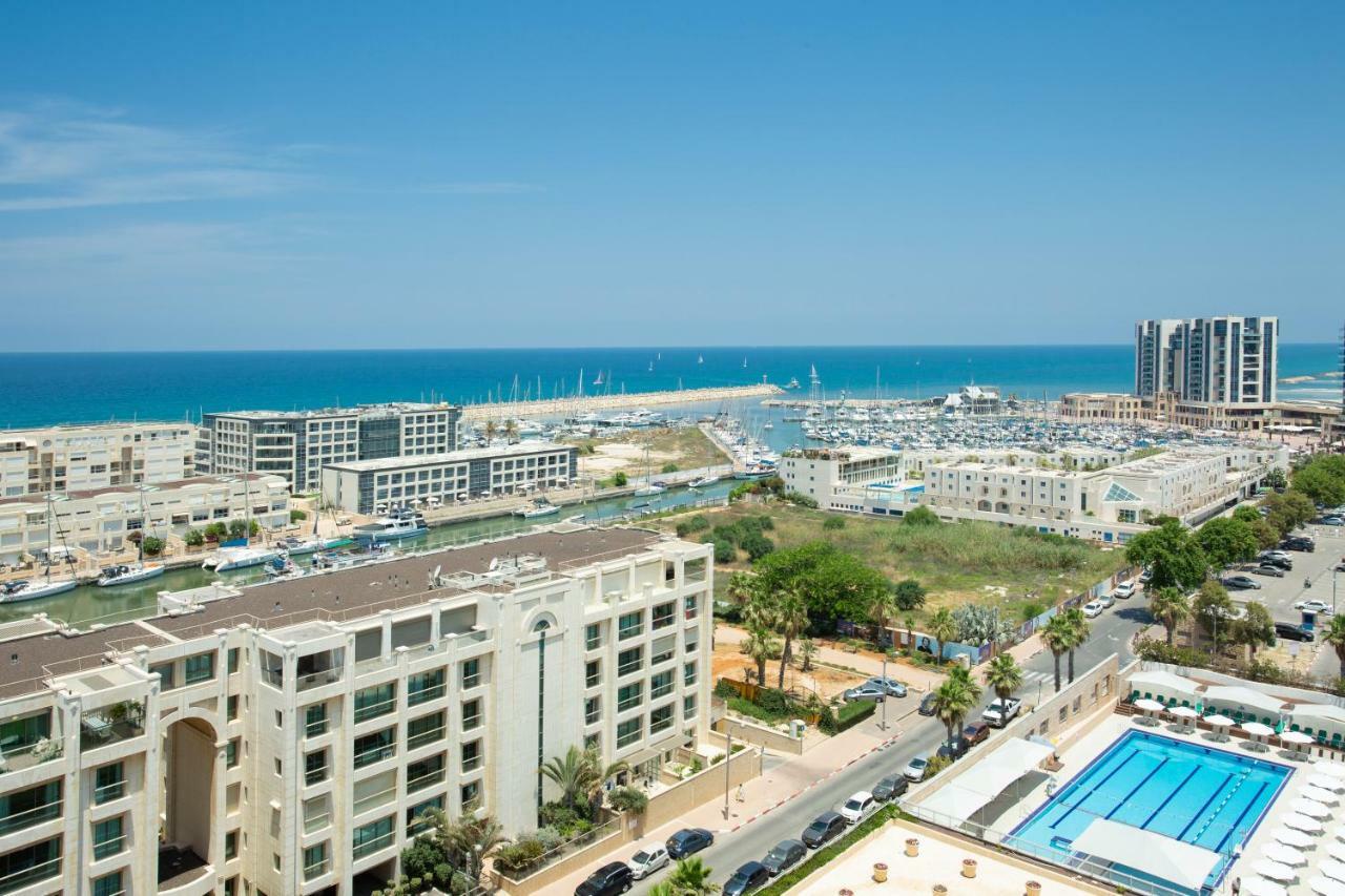 Aparthotel Okeanos On The Beach Herzelia Buitenkant foto