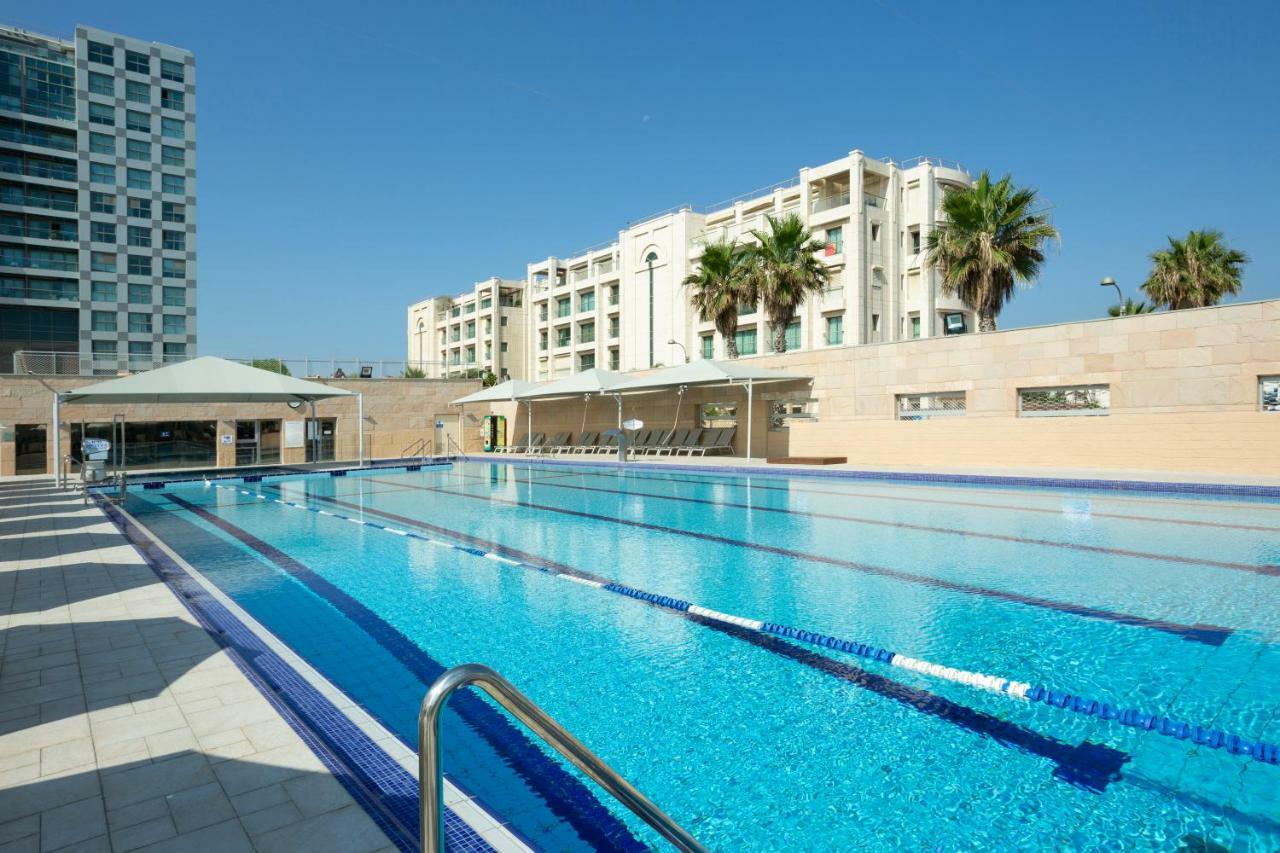 Aparthotel Okeanos On The Beach Herzelia Buitenkant foto