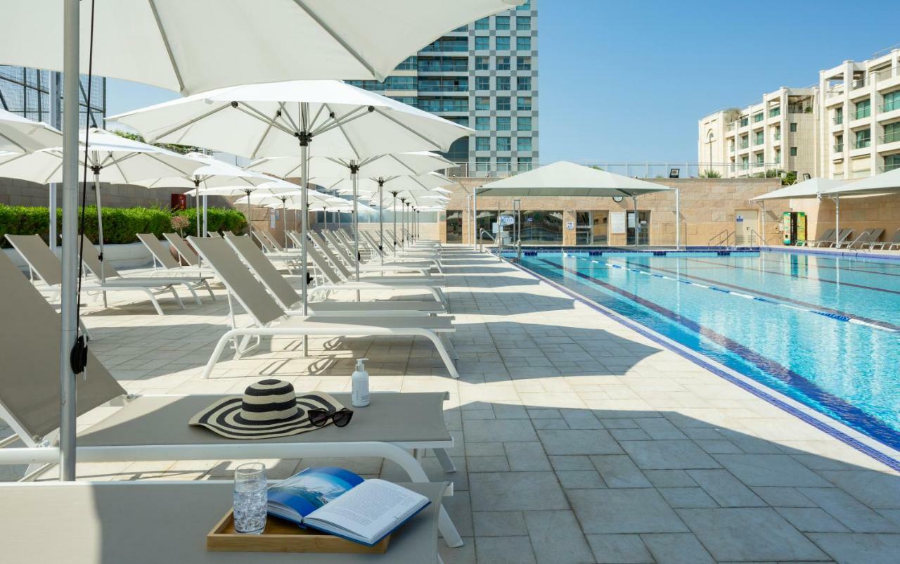 Aparthotel Okeanos On The Beach Herzelia Buitenkant foto