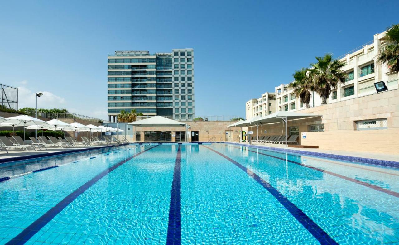 Aparthotel Okeanos On The Beach Herzelia Buitenkant foto